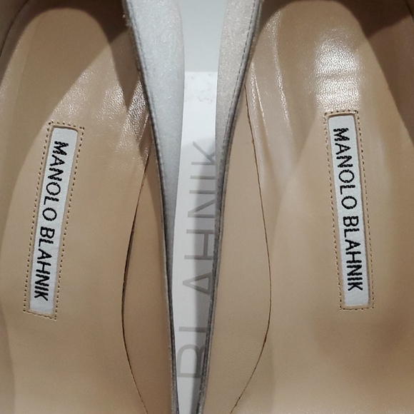 Manolo Blahnik Hangisi Heels - Picture 4 of 7